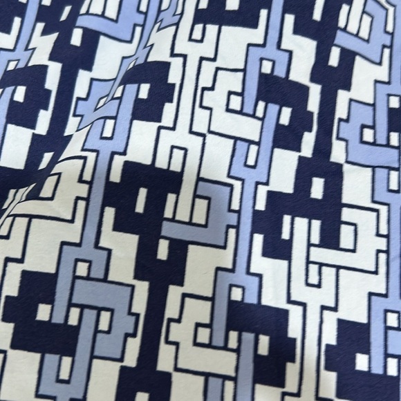 J.cMLAUGLIN GEOMETRIC BLOUSE WOMEN STRETCHY ELBOW SLEEVE BLUE Sz LARGE - Picture 9 of 12